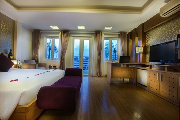 JUNIOR SUITE BALCONY ROOM