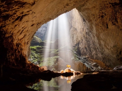 Swallow Cave trekking