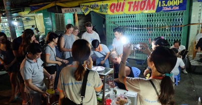 Saigon Street Food: 3.5-Hour Evening Tour